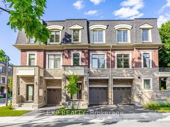 209 Wyndham St, Mississauga, ON L5M 1N5