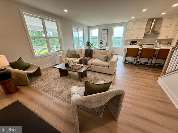 406 Emmitt Ct, Royersford, PA 19468