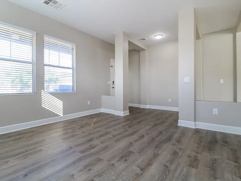 13506 W Marshall Ave — Photo 5