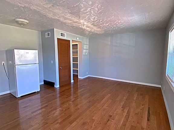 5th image of 4822-4826 Sahler St #48269
