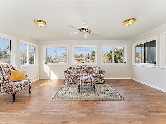 3rd image of 5722 Underwood Dr