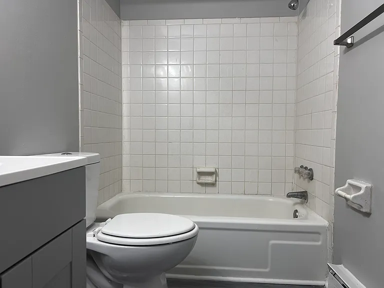 Legends Pointe Apartments — Photo 11