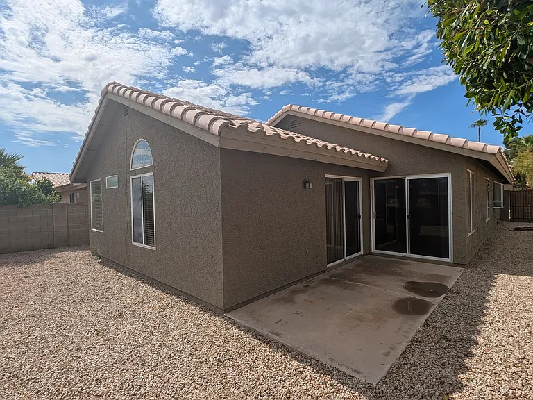 143 S Willow Creek St — Photo 28