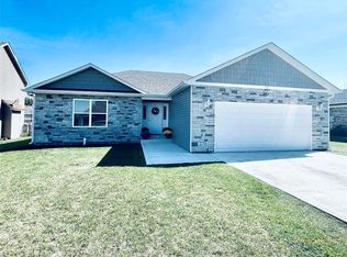 43 Clear Spring Ln, Trafalgar, IN 46181