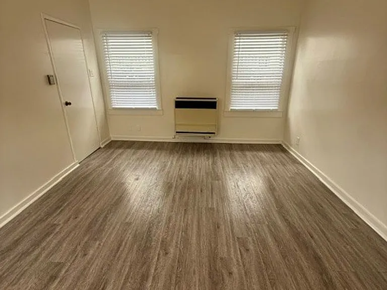 1058 Molino Ave — Photo 12