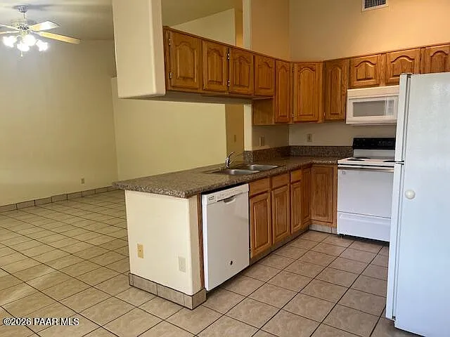 2 bed, 2.0 bath, 2001 sqft, $1,575 — Photo 4