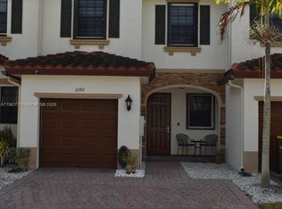 3392 SE 1st St, Homestead, FL 33033