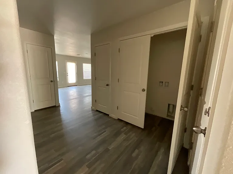 2405 Village Dr — Photo 15