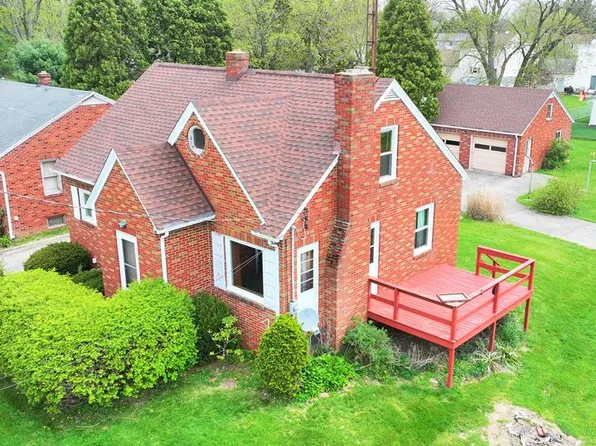 71 Maple Ln, Ontario, OH 44906