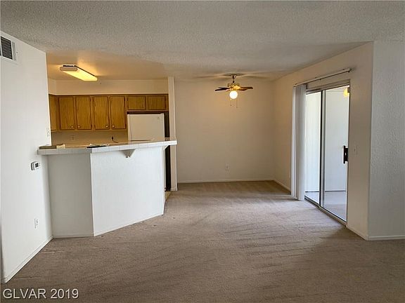 Dining area and kitchen breakfast bar