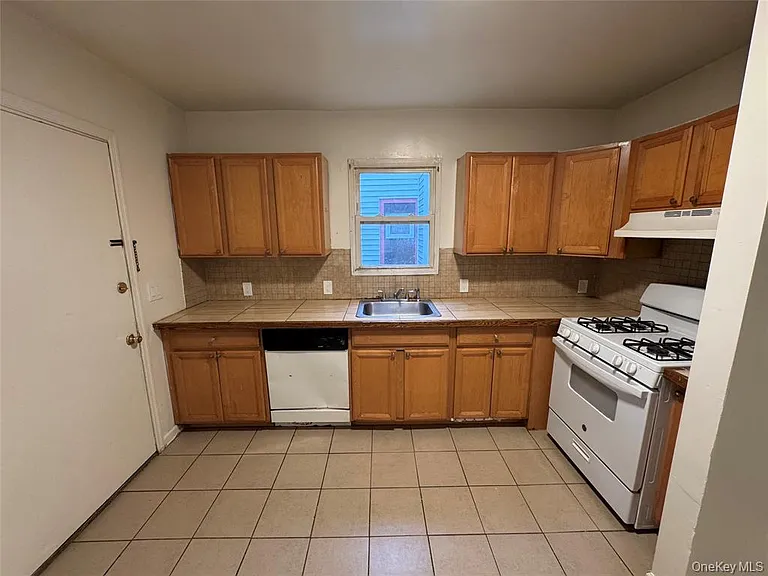 21 Jewett Ave #1 — Photo 7