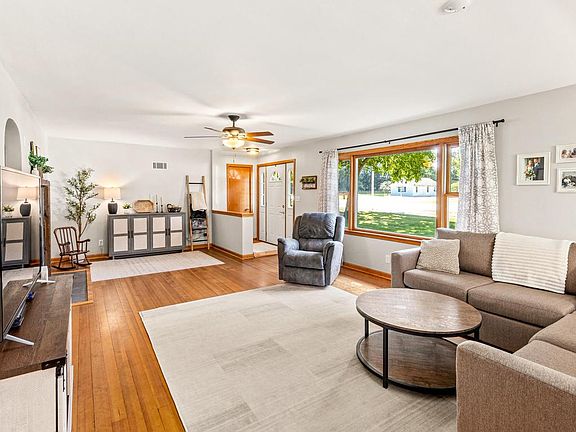 5th image of 248 E Ottawa AVENUE