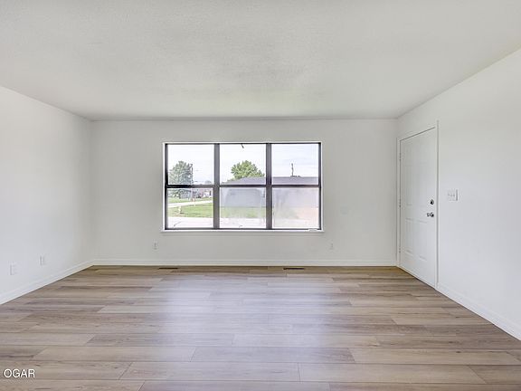 4th image of 3042 W 15th St