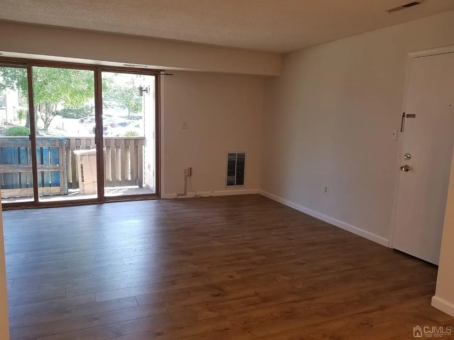 2 bed, 916 sqft, $2,500 — Photo 3