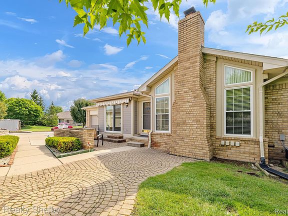 4th image of 17680 Port Salem Dr #37