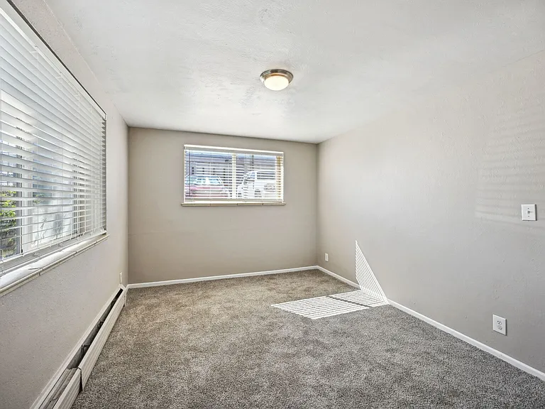 Evergreen 830 Sq.Ft.