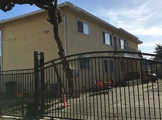 9425 Peach St, Oakland, CA 94603