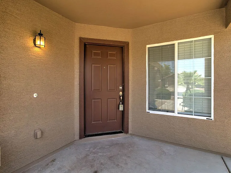 41375 W Cahill Dr — Photo 4
