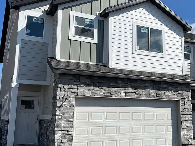 294 N 100 W — Photo 1