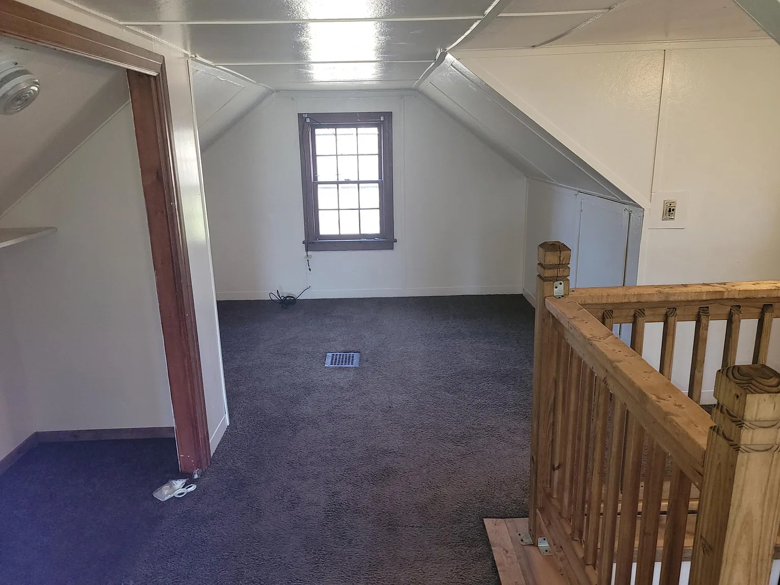 1910 Point View Ave photo 1