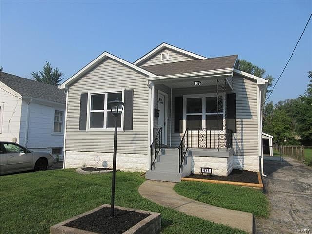 1st image of 427 Shirley Ave