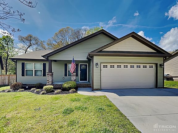 2nd image of 126 Thornberry Ct
