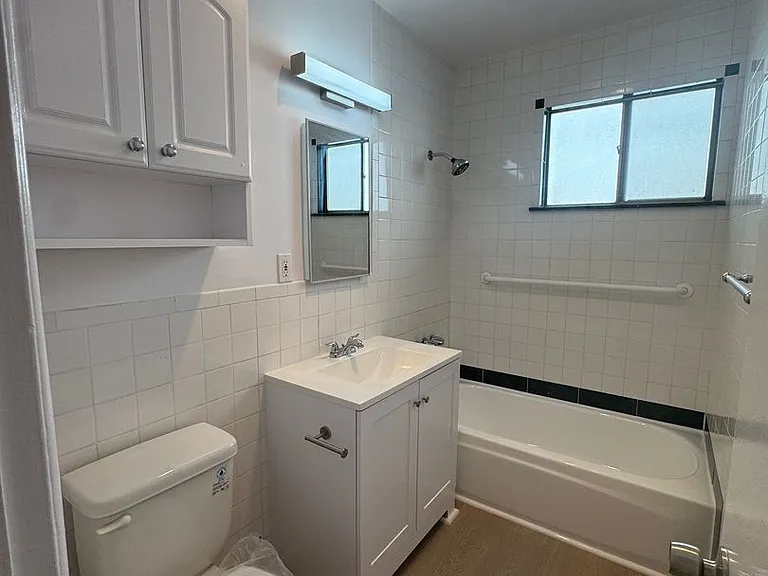 11816 Chandler Blvd #11 — Photo 17