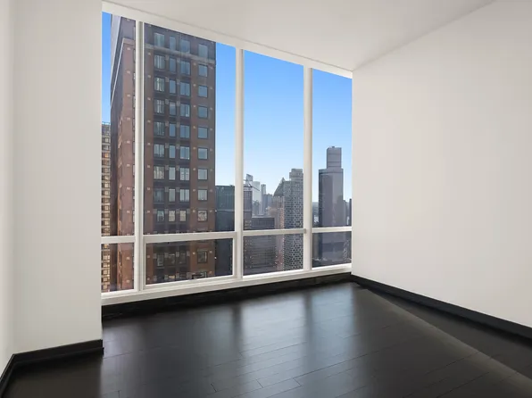 157 West 57th Street image 14 of 28