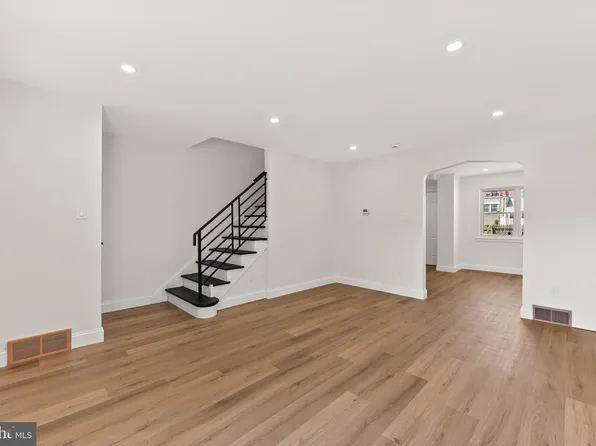 3075 Stevens St, Camden, NJ 08105