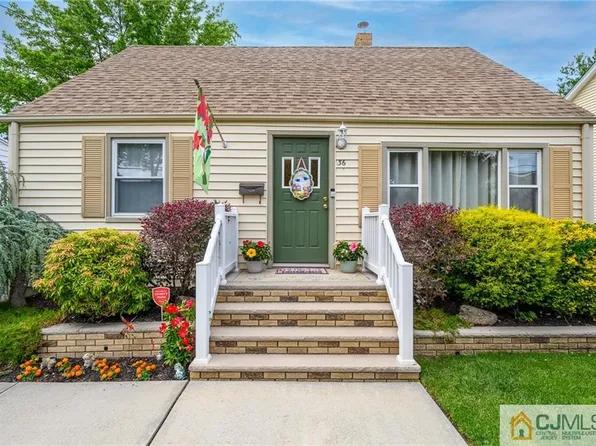 36 W Cliff Rd, Colonia, NJ 07067