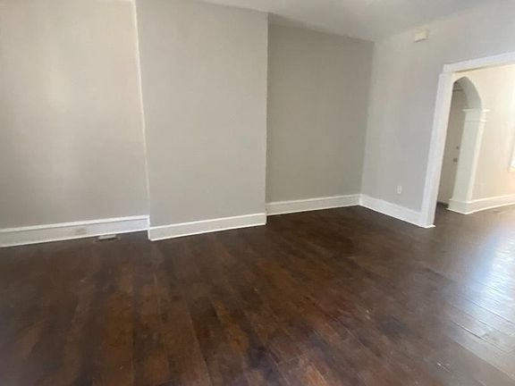 5th image of 139 W Hansberry St