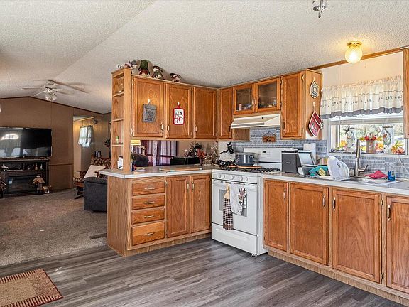 3rd image of 405 E Main STREET