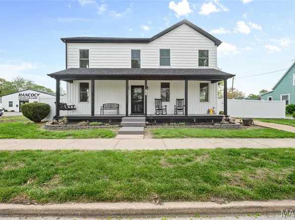 206 N Douglas St, Saint Jacob, IL 62281