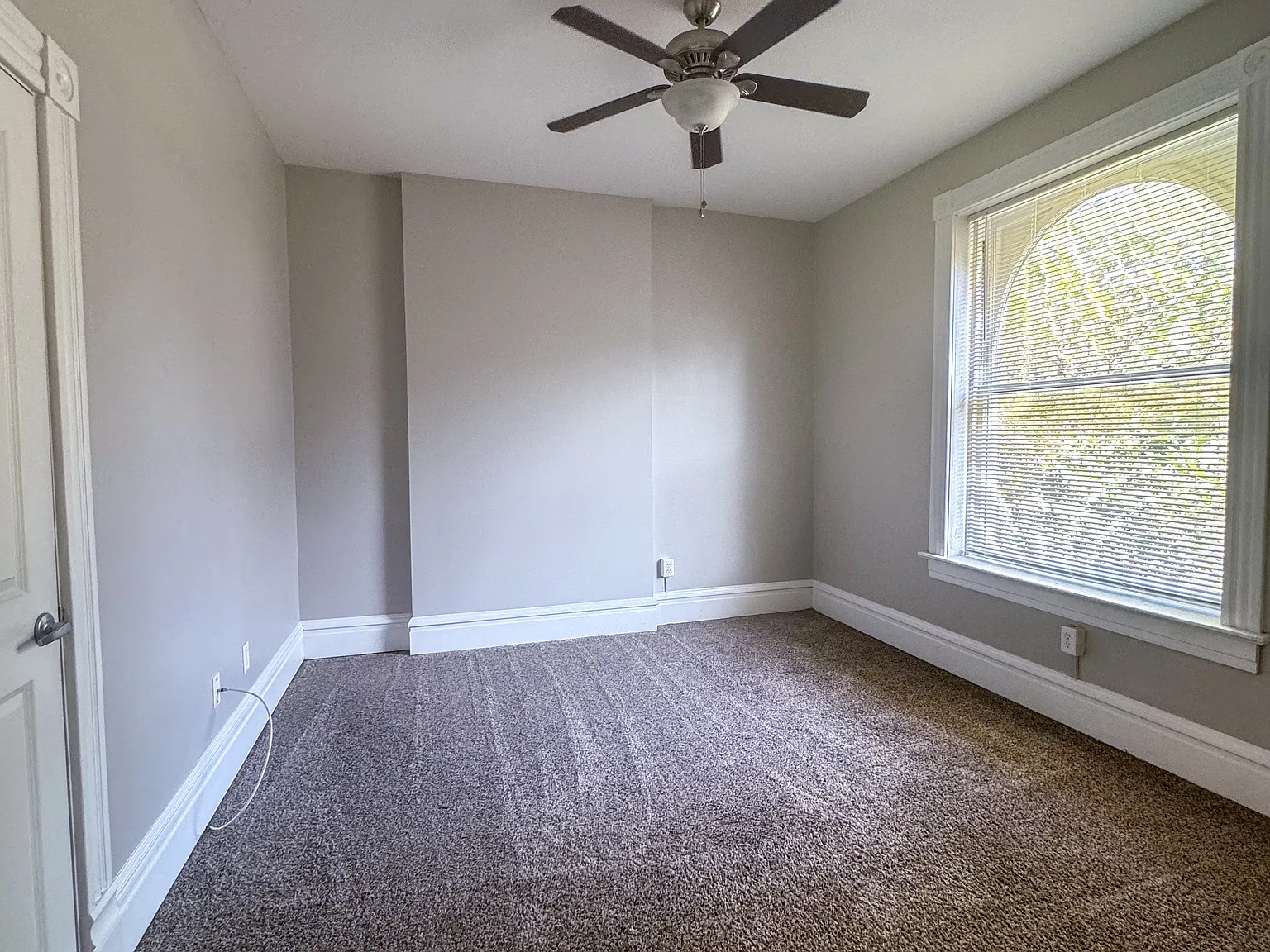 2 bed, 1200 sqft, $1,075 — Photo 2