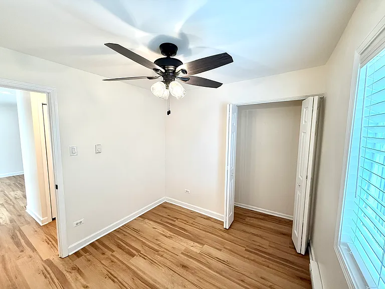 11810 S Komensky Ave #103 — Photo 9