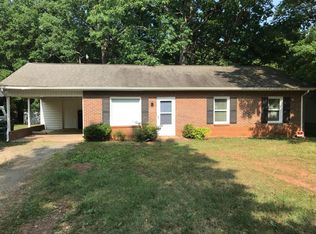 322 S Center St, Eden, NC 27288
