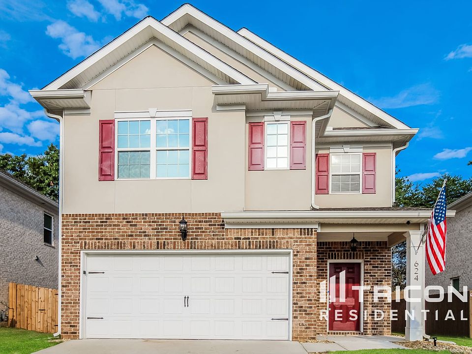 1st image of 624 Sprayberry Dr