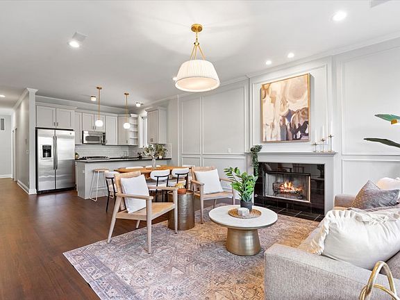 5th image of 1026 N Hermitage Ave #2