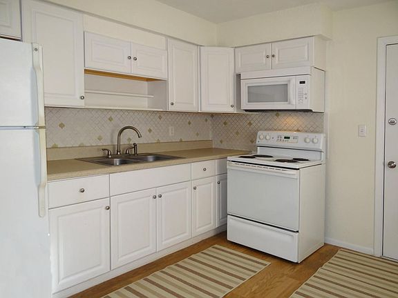 2nd image of 1383 Boylan Ave