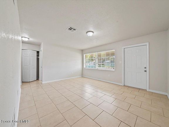 4th image of 1607 Albert Dr