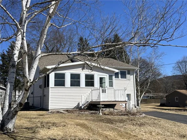 1 Foothill Rd, Elmira, NY 14903