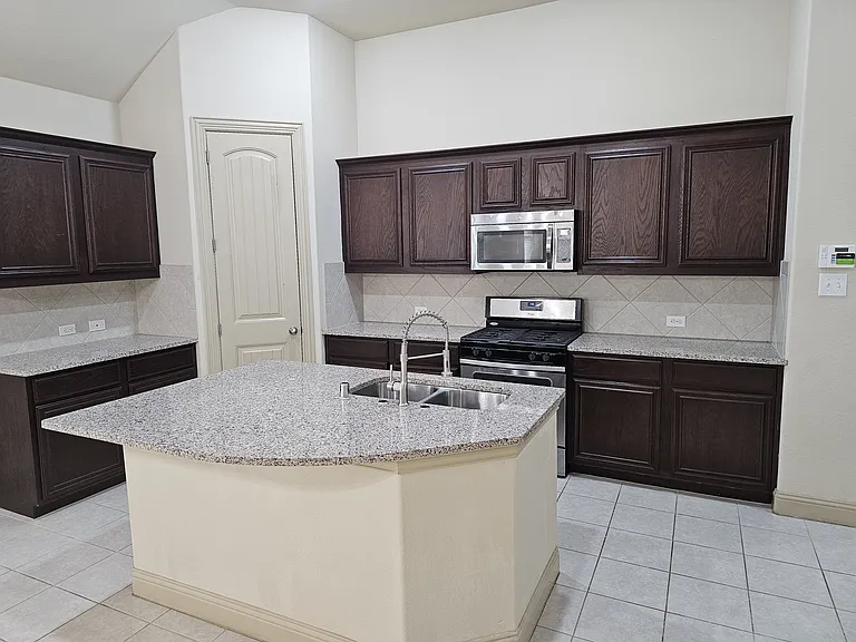 4012 Eaton Park Dr — Photo 7