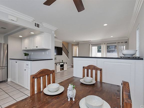 5th image of 28 Allenwood Ln