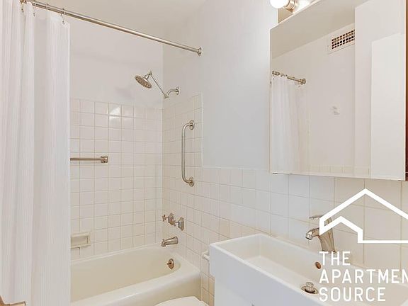 5th image of 3132 N Lake Shore Dr #1507