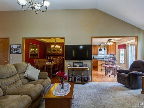 3rd image of 2519 Pinnacle Dr
