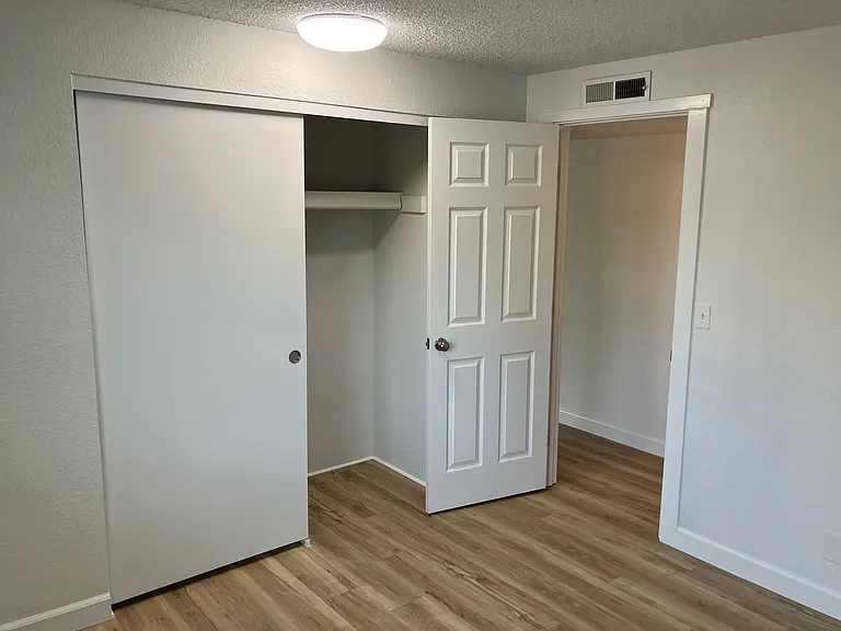 1794 Rialto Ave S — Photo 12