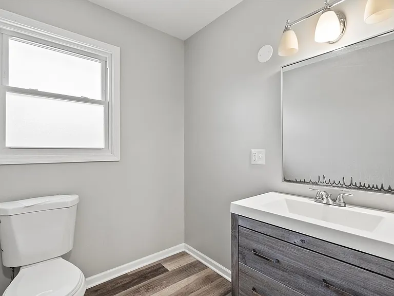 32W266 Glos St — Photo 10