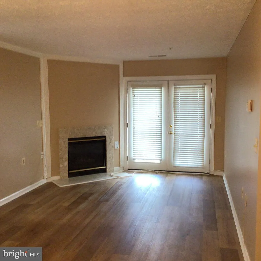 2 bed, 2.0 bath, 962 sqft, $2,175 — Photo 3