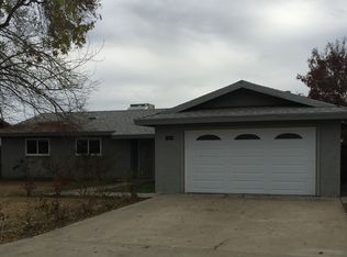 11115 W Evergreen Ln, Hanford, CA 93230