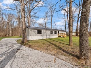 1260 E County Line Road NE, Palmyra, IN 47164